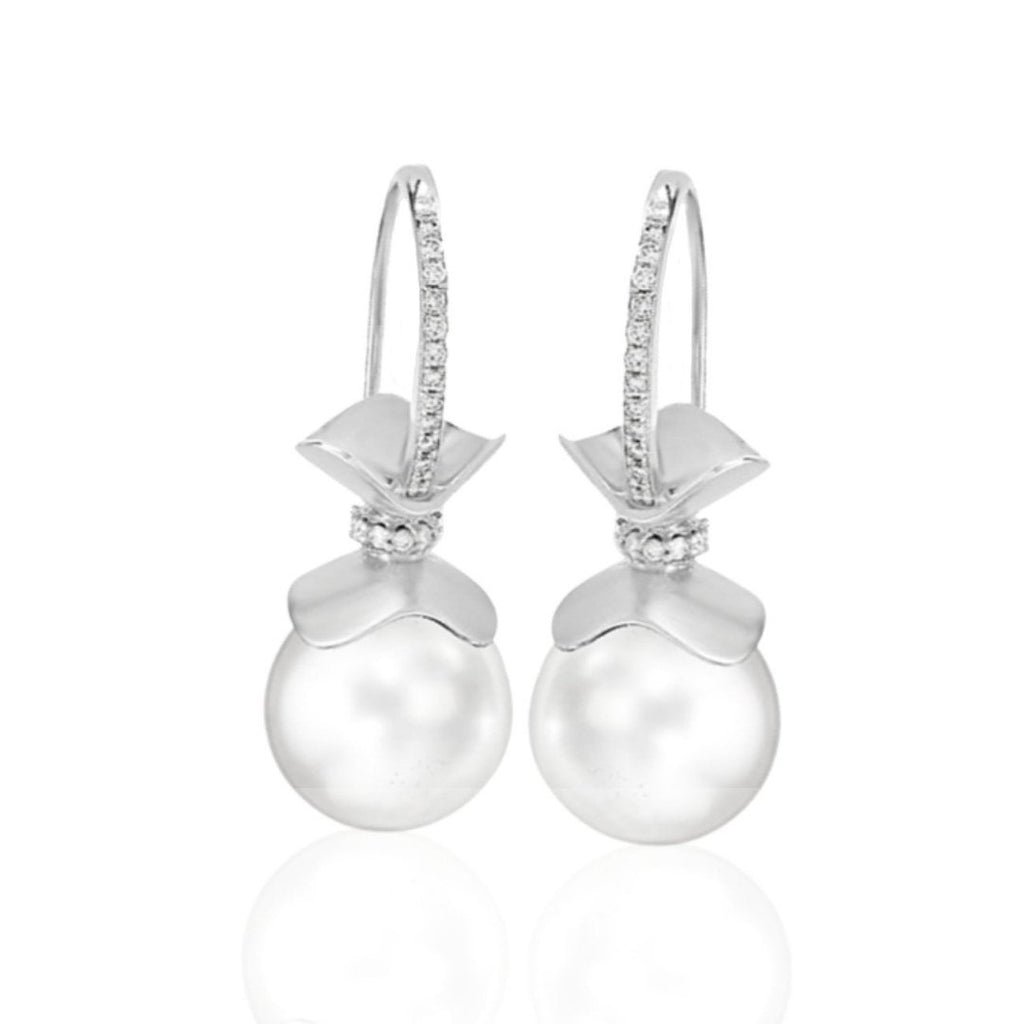 Tiffany South Sea pearl earrings with 18k gold. | Tiffany & Co.